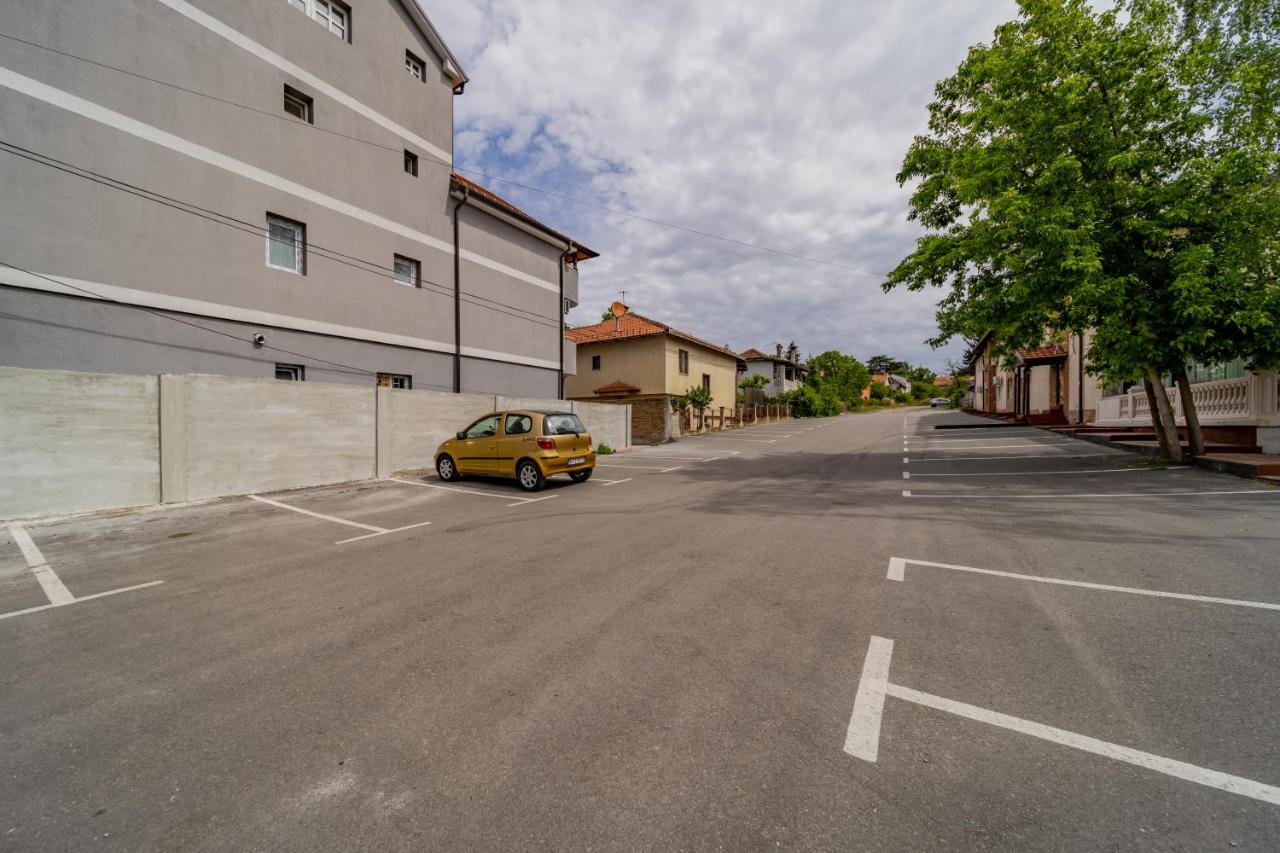 Forty One Suites Belgrade Apartments - Chambres d’hôtes Voždovac