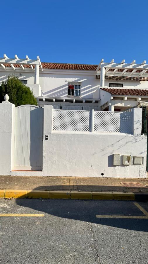Casa adosada en Urbasur ISLANTILLA - B&B