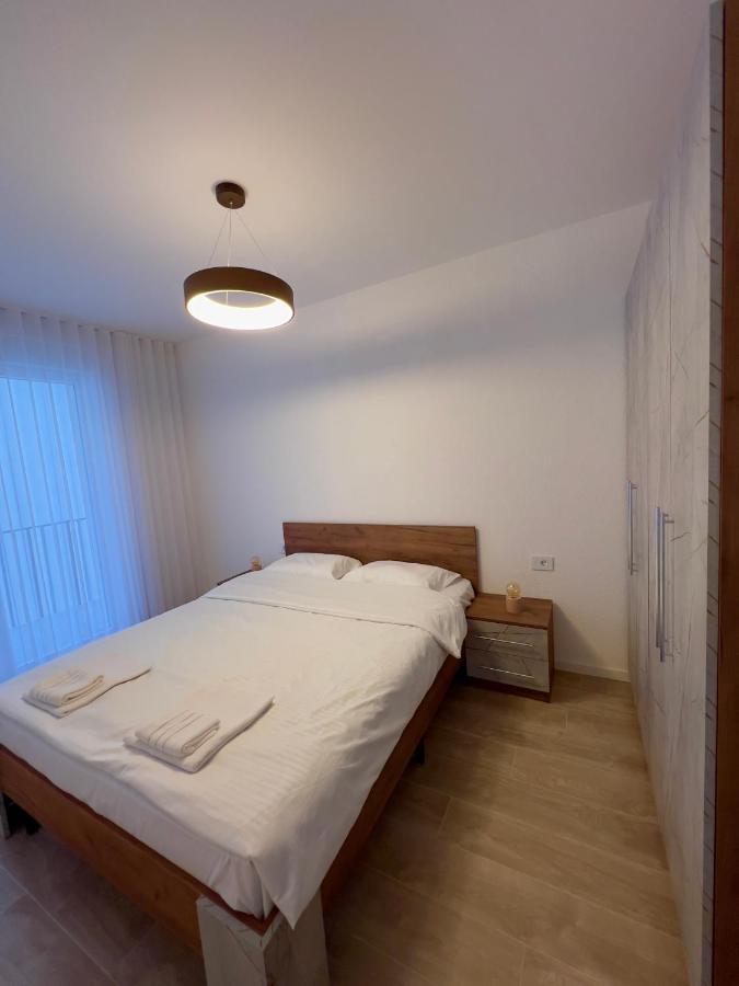 Holiday Apartments Gjakova - B&B