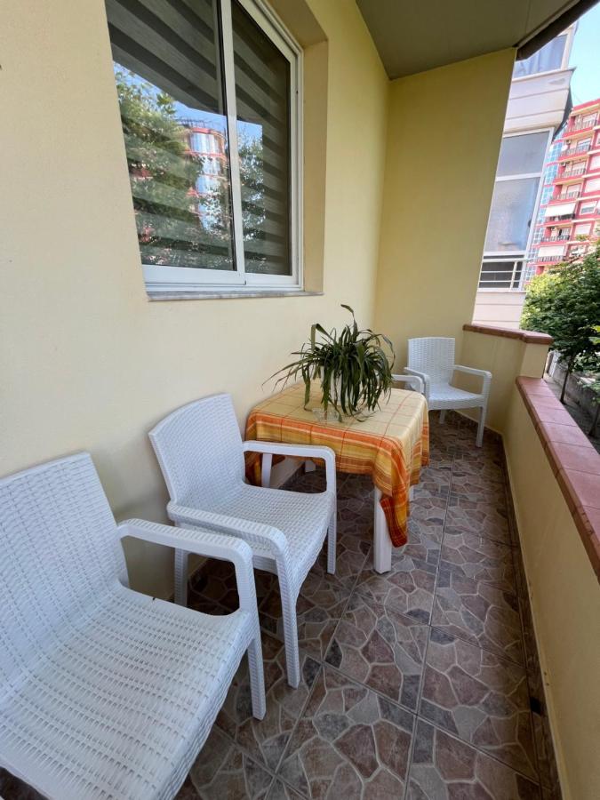 Iljazi's Apartaments - Bed and Breakfast Vlorë