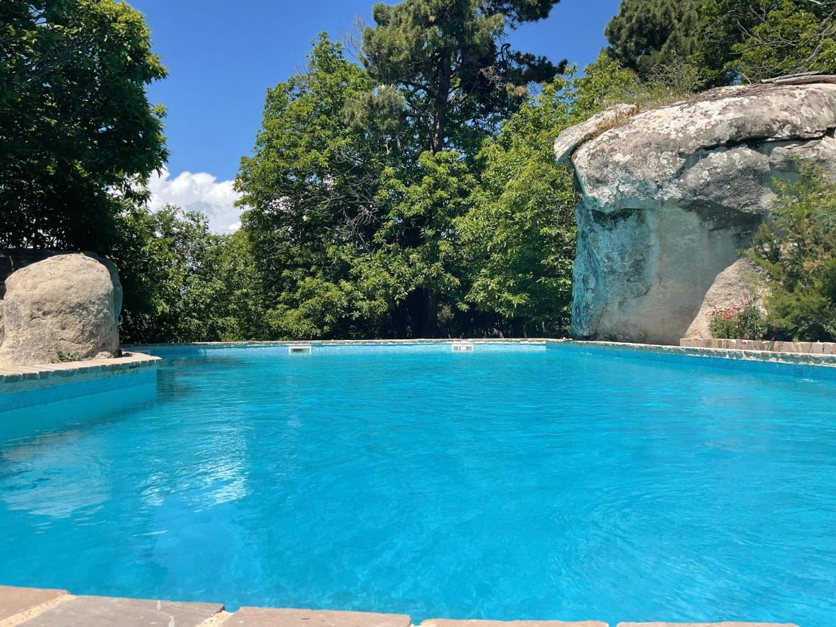 B&B Berre-les Alpes - Domaine Le Rocher d Argent avec Piscine et Jacuzzi - Bed and Breakfast Berre-les Alpes