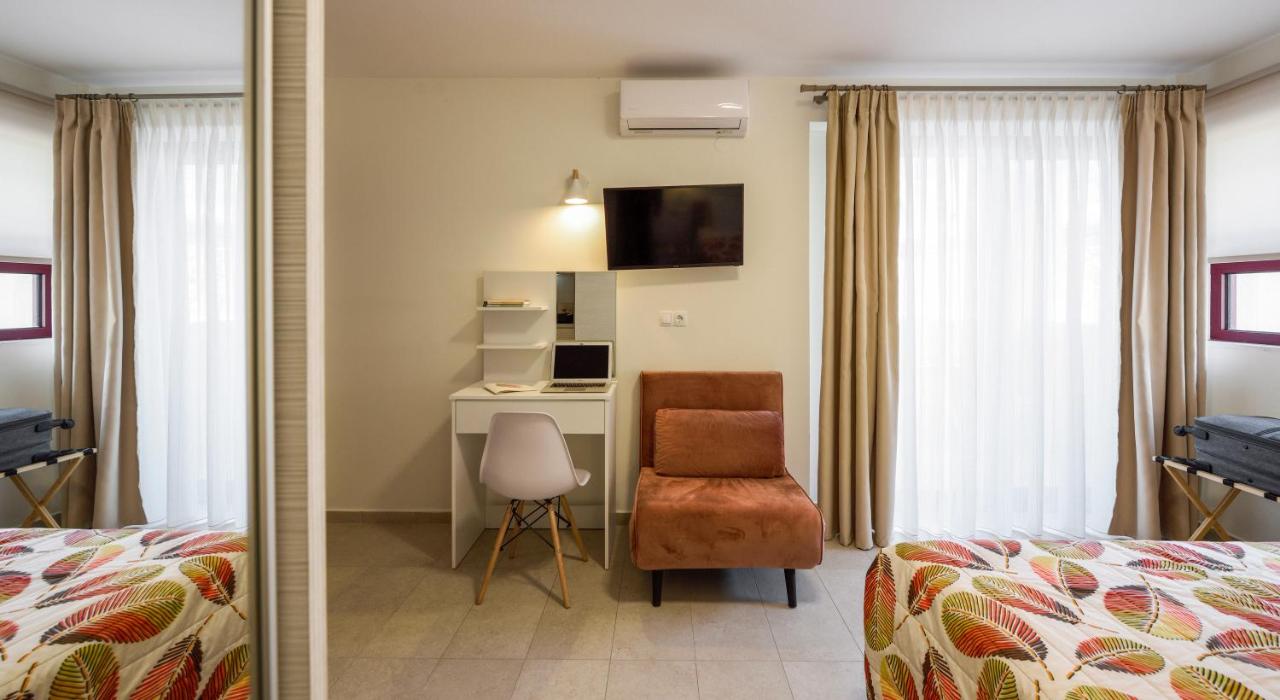 Budget Double Room Semi-basement