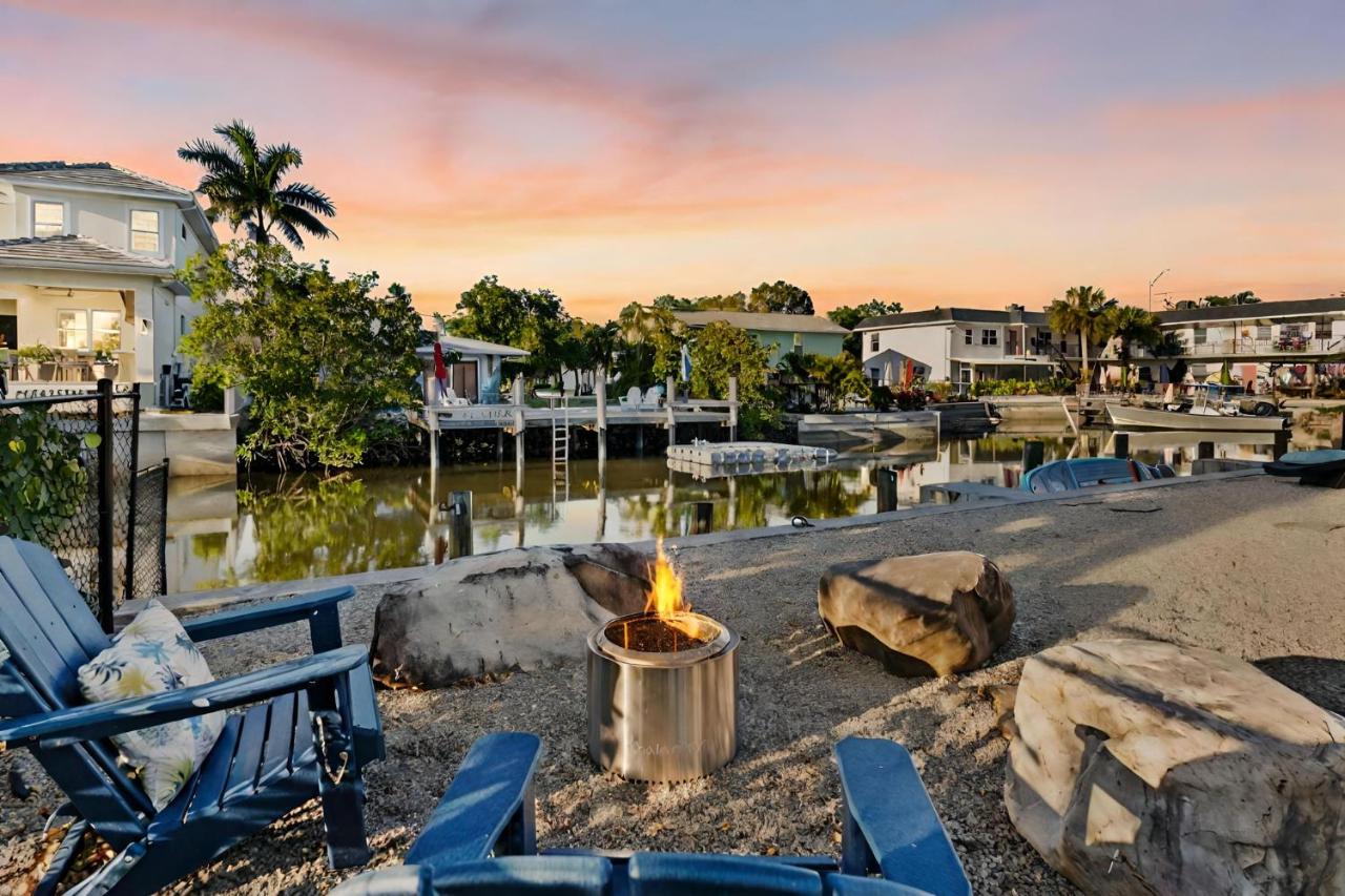 Boaters Bayshore Bungalow II w HOT TUB - B&B