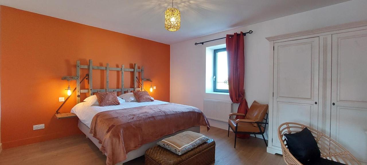 Zimmer mit Queensize-Bett und Gartenblick