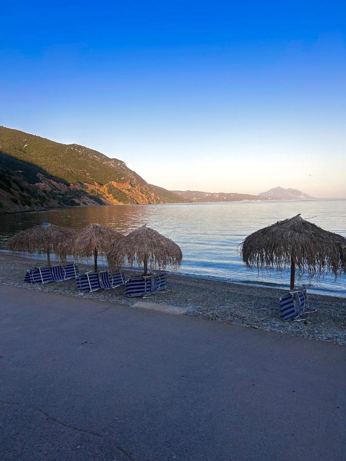 Deluxe Double Room with Side Sea View