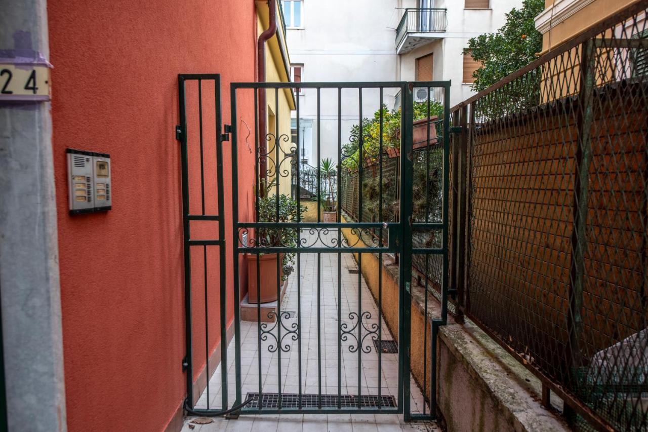 233 - Casa Milla - Centro città - 150metri dal Mare e spiaggia - PARCHEGGIO GRATIS INCLUSO - Ferienwohnung