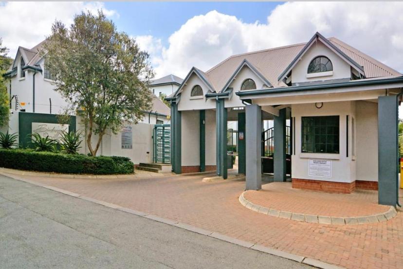 B&B Fourways - Black Olive Haven - Bed and Breakfast Fourways