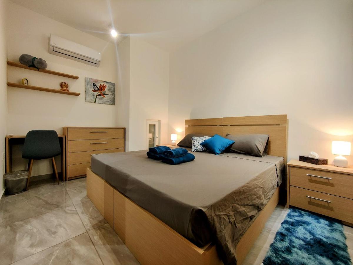 Double Room with Private External Bathroom