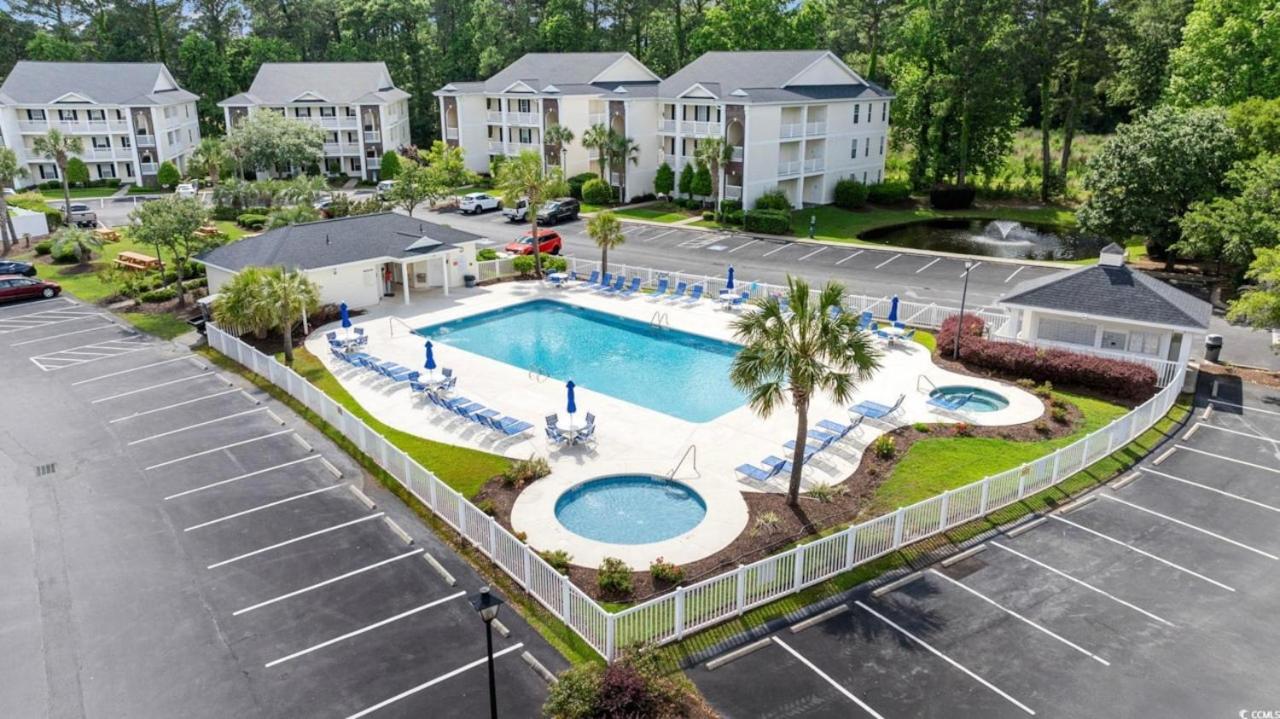 Stunning 3 Bedroom Condo-Recently Renovated-Fairways Unit D - B&B