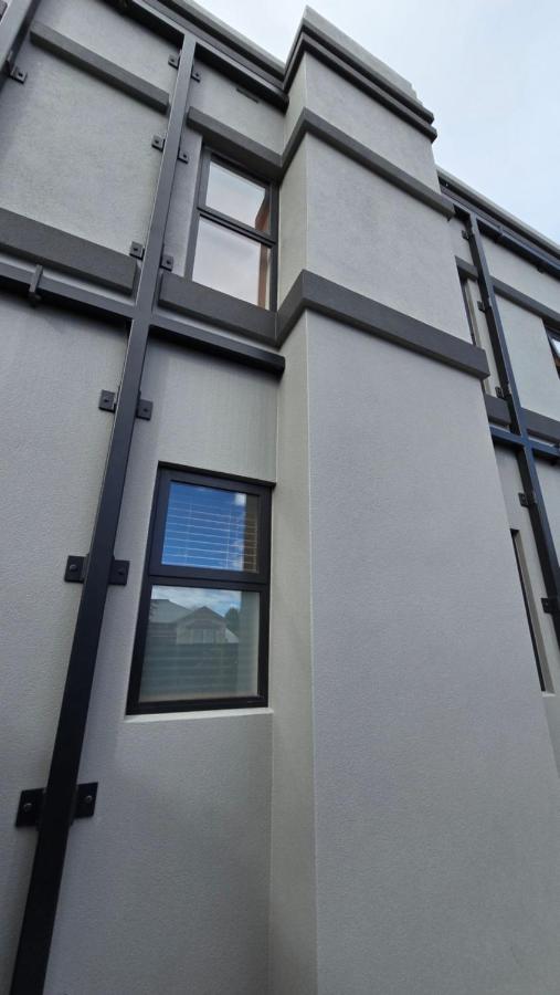 Apartment 1 - Haddin Court - Executive One Bedroom - Bed and Breakfast