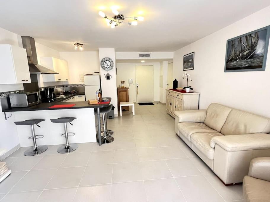 Figuerolles Moderne T3-300m Mer-Plage-Port-Parking-3 Étoiles - B&B La Ciotat