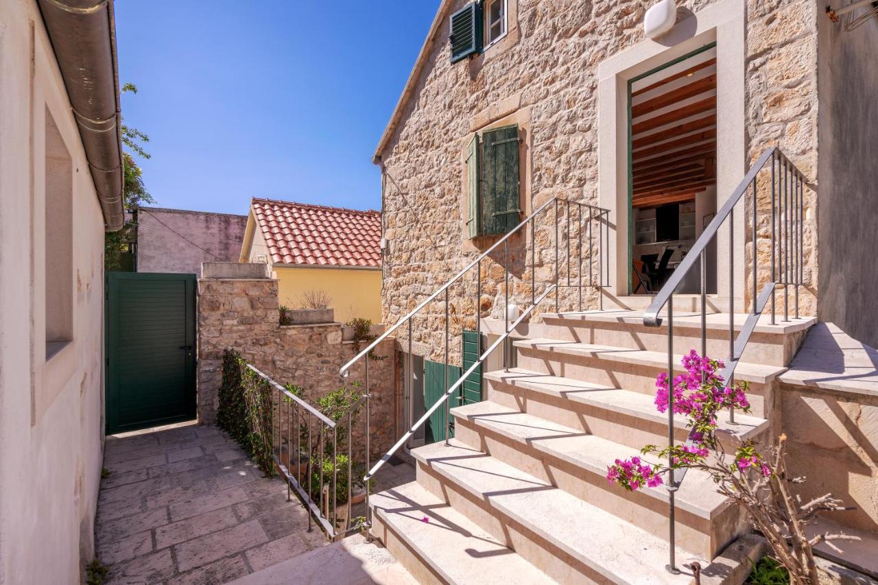 Appartamento con 2 Camere da Letto e Terrazza 