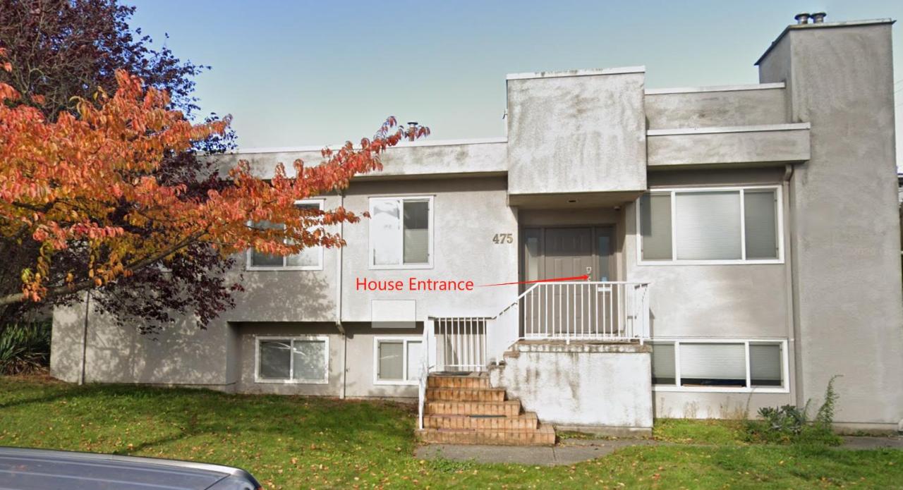 5 mins walk to Skytrain Station - B&B Vancouver