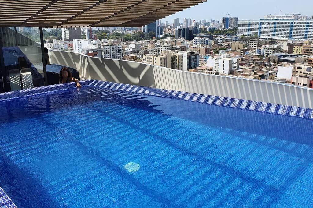 Hermoso departamento con piscina, gimnasio, sala parrillas - B&B