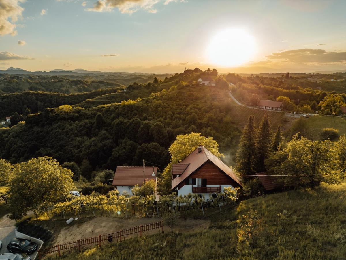 B&B Gruškovec - Cozy family place 'Hiša Grozdek' - Gruškovec 40A - Bed and Breakfast Gruškovec