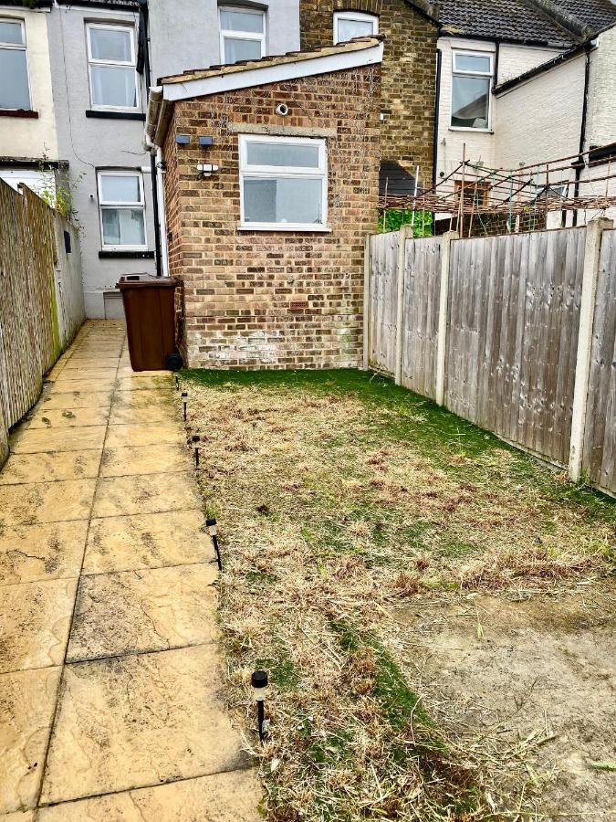 Home in Medway Gillingham - Ferienwohnung Gillingham