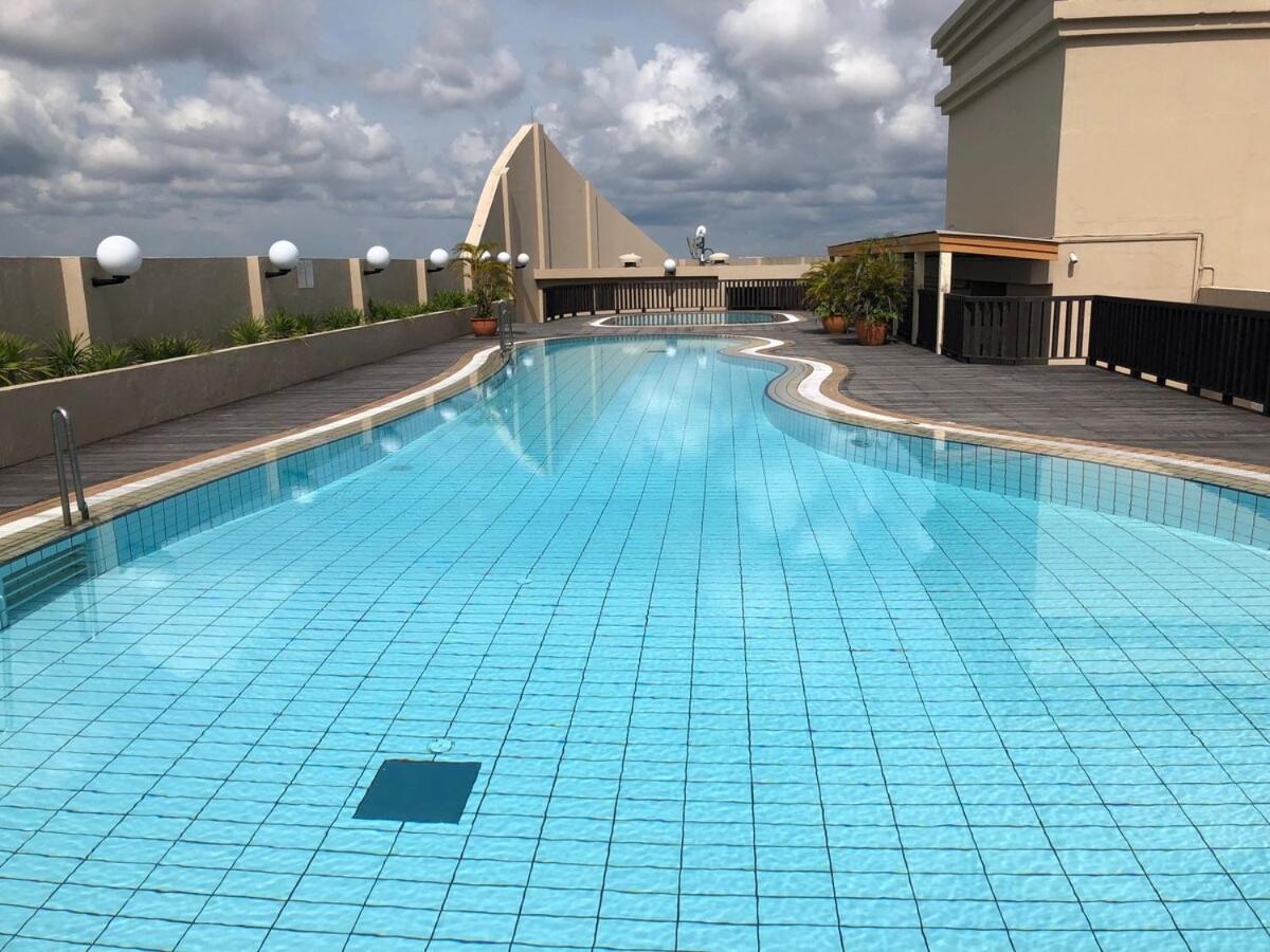 Riverbank suites apartment level 9 - B&B