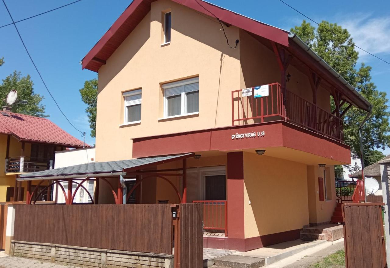 Gyöngyvirág Apartmanház - B&B