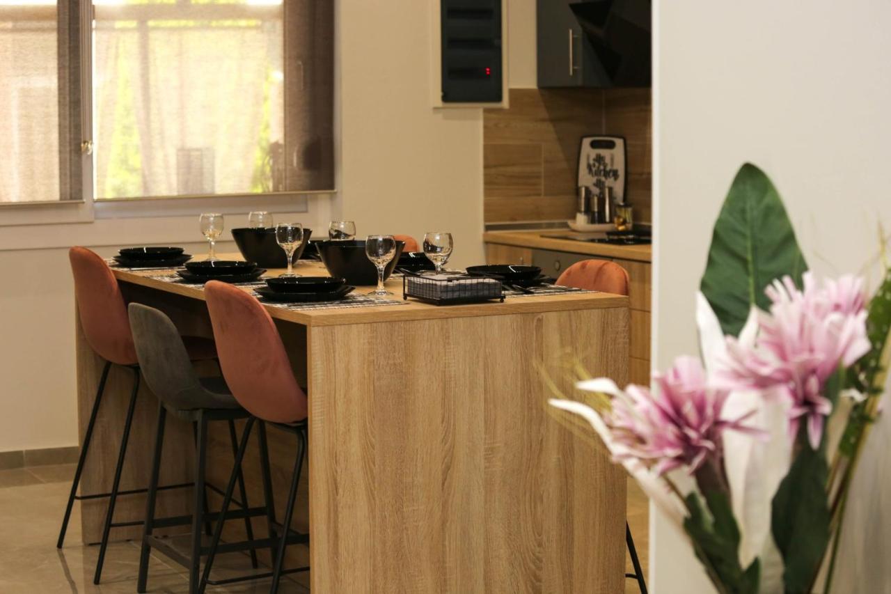 Golden Living apartment - Bed and Breakfast Chrysoúpolis