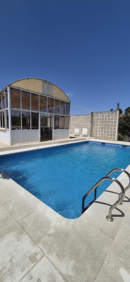 Luxury Villa con piscina y tenis privados - Chambres d’hôtes