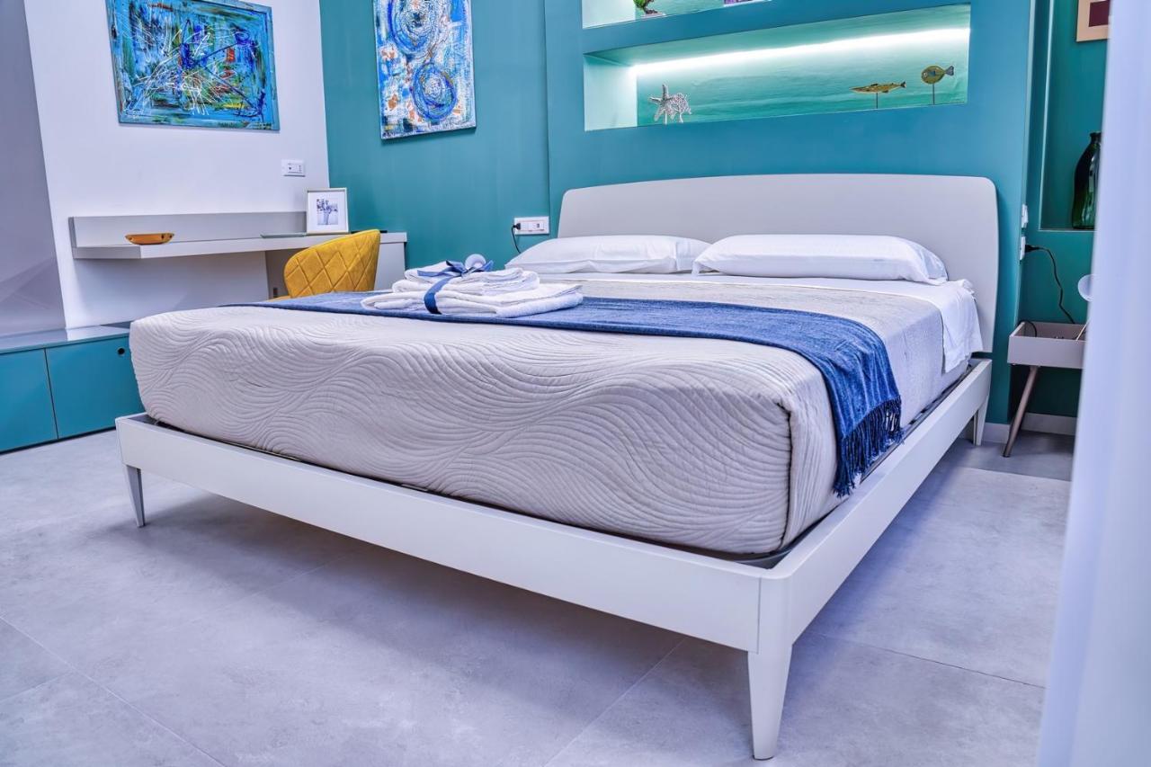 Zimmer mit Kingsize-Bett