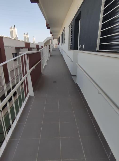 Apartamento nuevo, Disfruta del silencio, familias con niños, aire acondicionado, 2 baños, Wifi, terraza, playa, toallas y sombrillas - Chambres d'hôtes Benajarafe