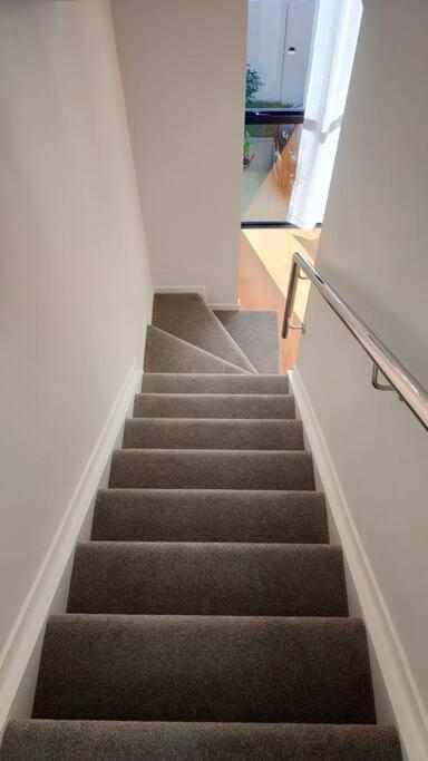 Brand-new Modern Princess in One Tree Hill - B&B Auckland