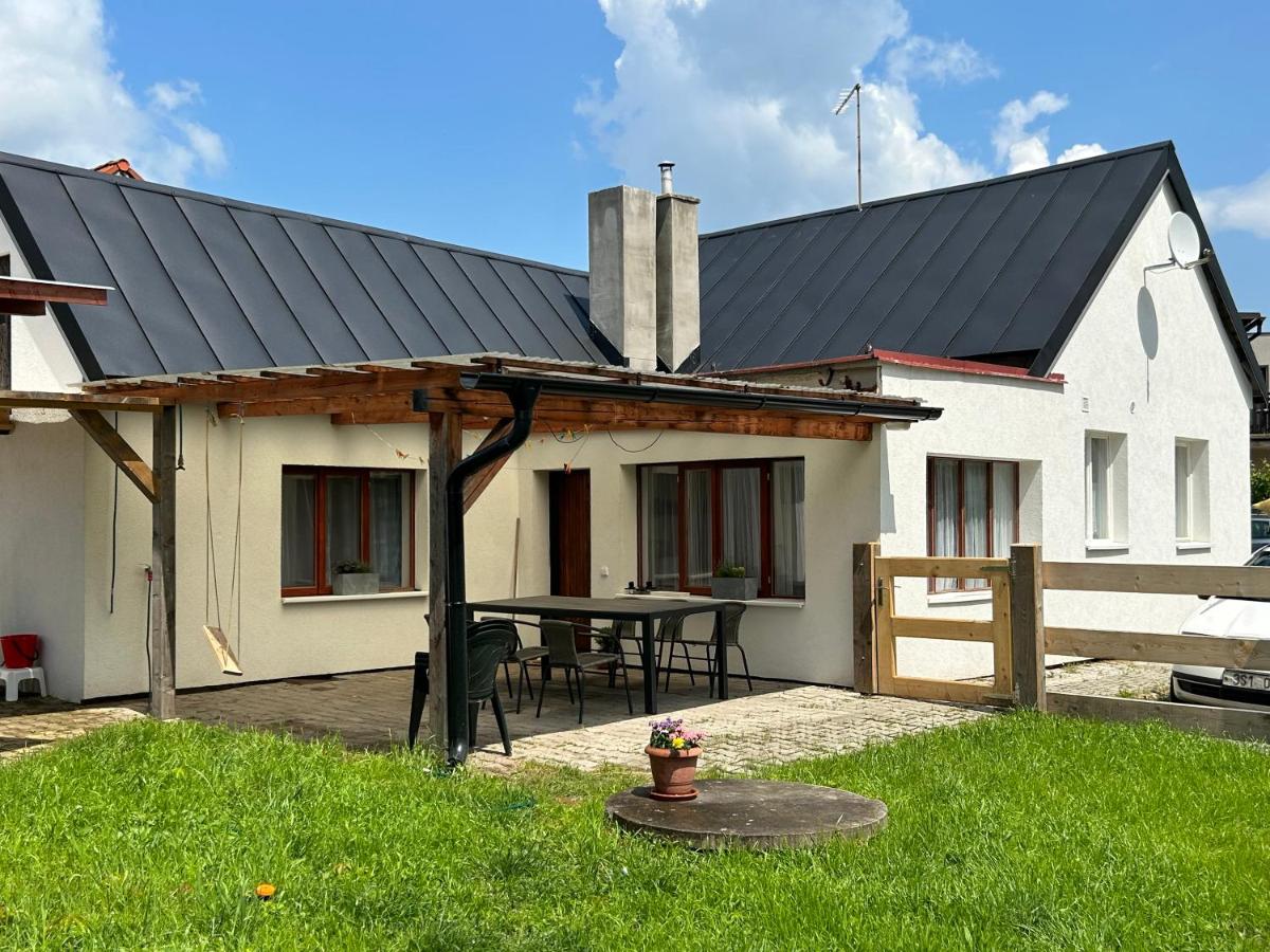Guesthouse Trnčín - Bed and Breakfast