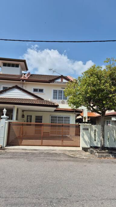Taman Sunway Tunas - Ferienwohnung