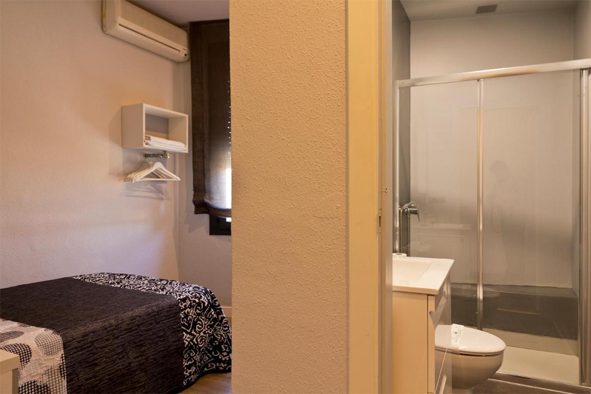 Single Room with Private Bathroom