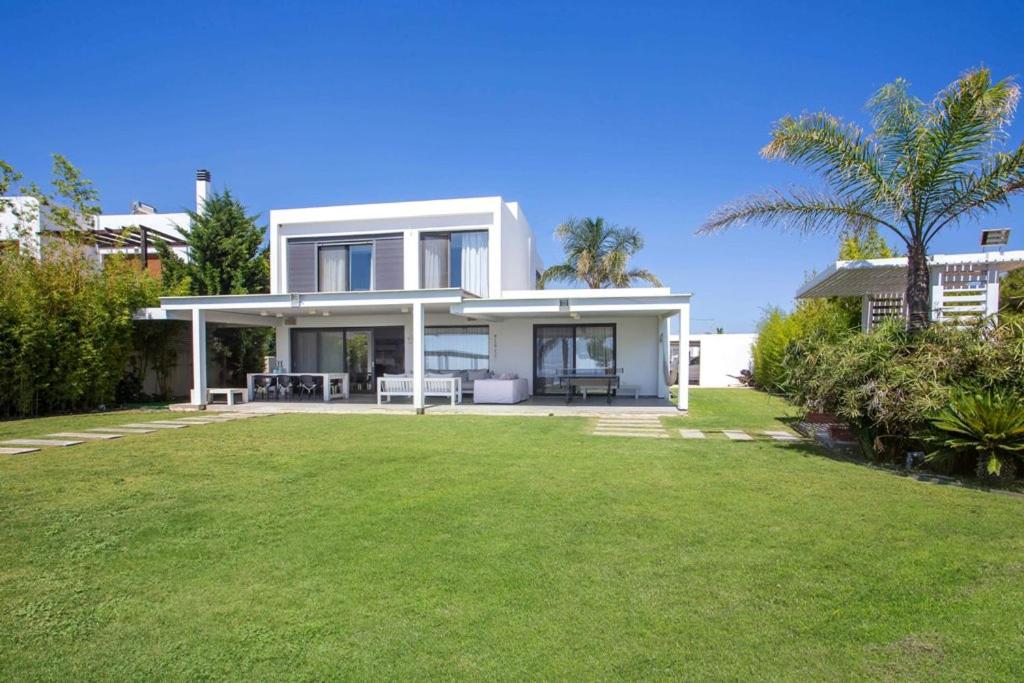 RLM Prime Beach Panoramic Villa - B&B Kolýmpia