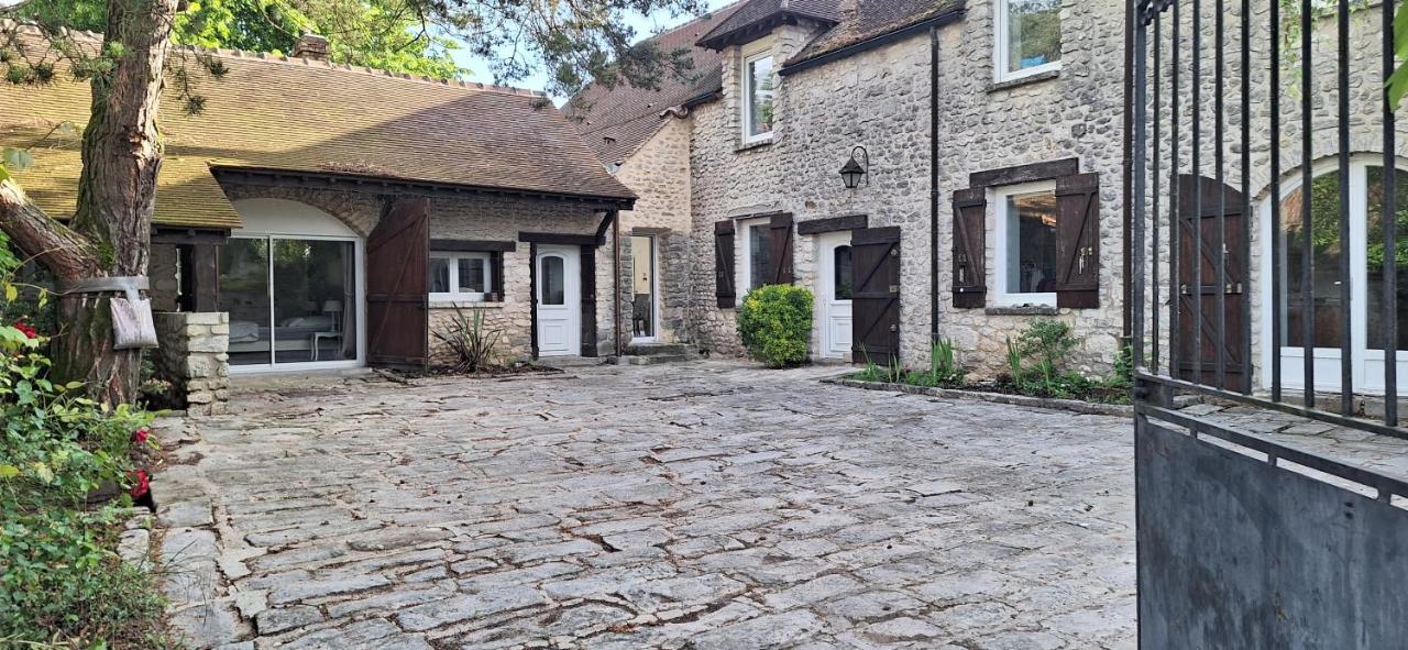 Le relais des clefs - AU CALME DU GATINAIS - Escapade à deux - Terrasse privée - WIFI - Offre romantique sur demande - B&B