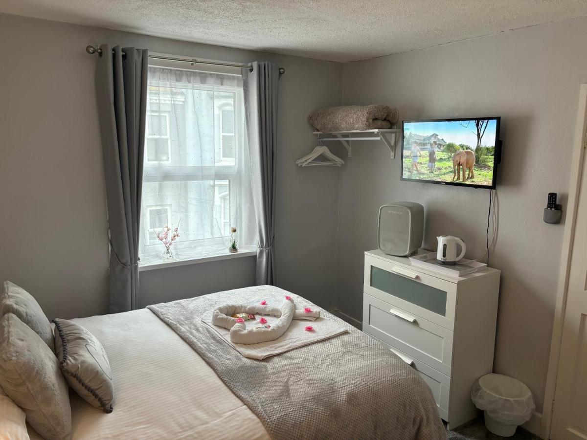 Deluxe Double Room with Shower