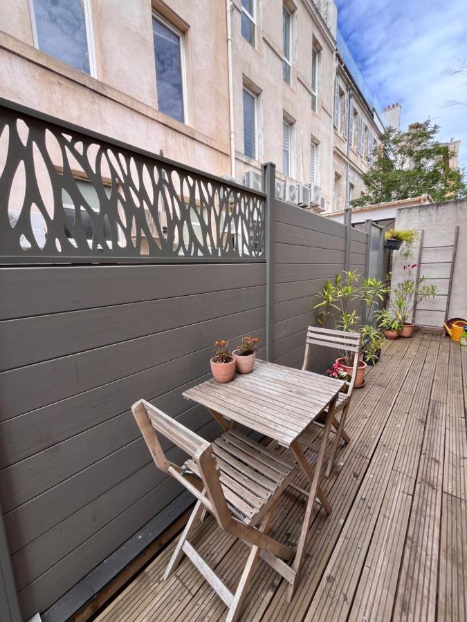 Chaleureux Appartement avec Terrasse - Bed and Breakfast Marseille