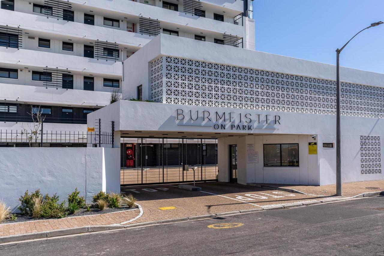 Burmeister 202 - 2 Bedroom Apartment Across from Ocean - Onsite Free Parking - B&B