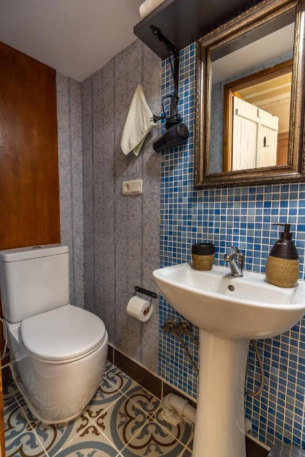 Double or Twin Room with Private External Bathroom