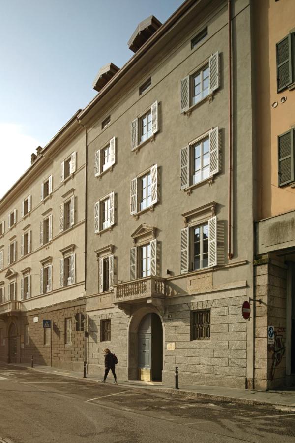 REGO APARTMENTS - Boutique Aparthotel & Serenity Spa with some off-site apartments in the Heart of Bergamo City Center - B&B