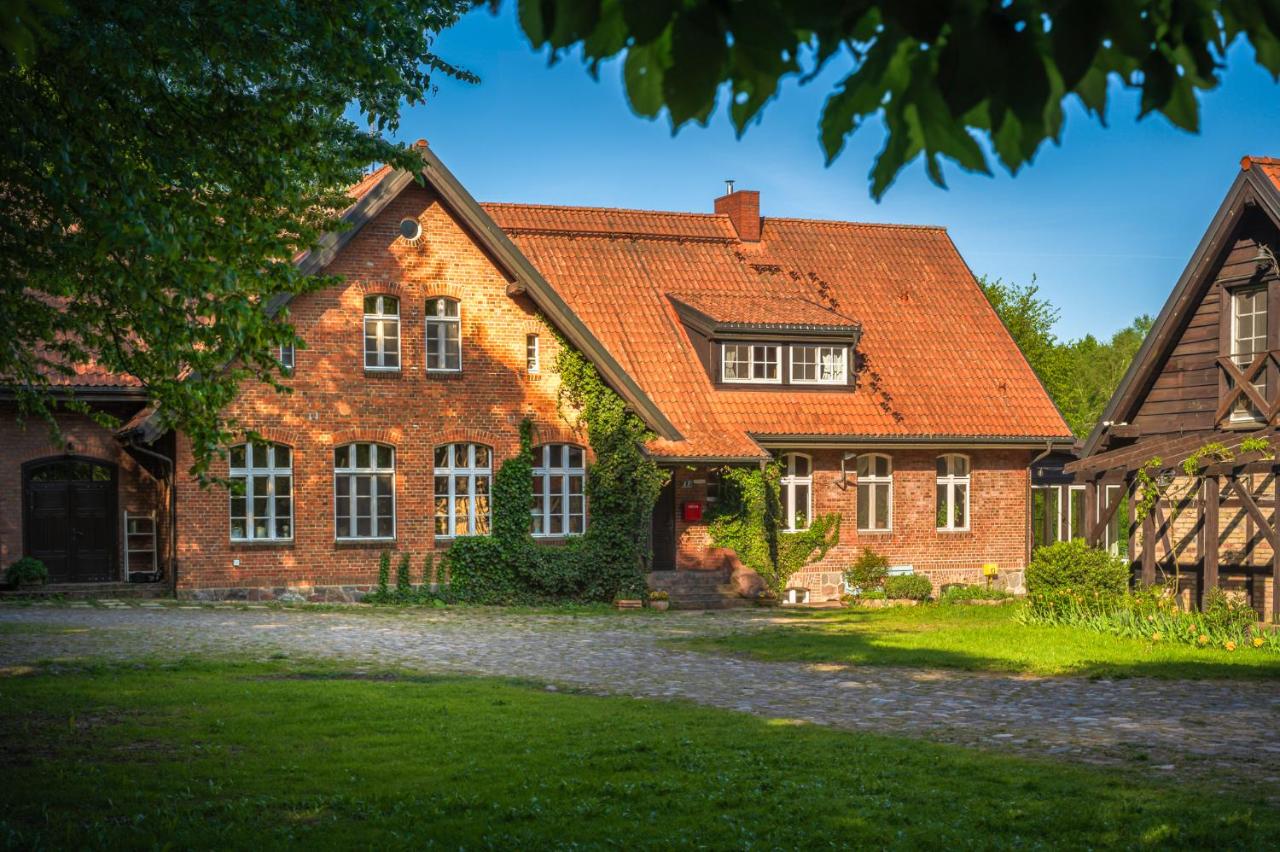 Dom Gościnny Stara Szkoła - Bed and Breakfast