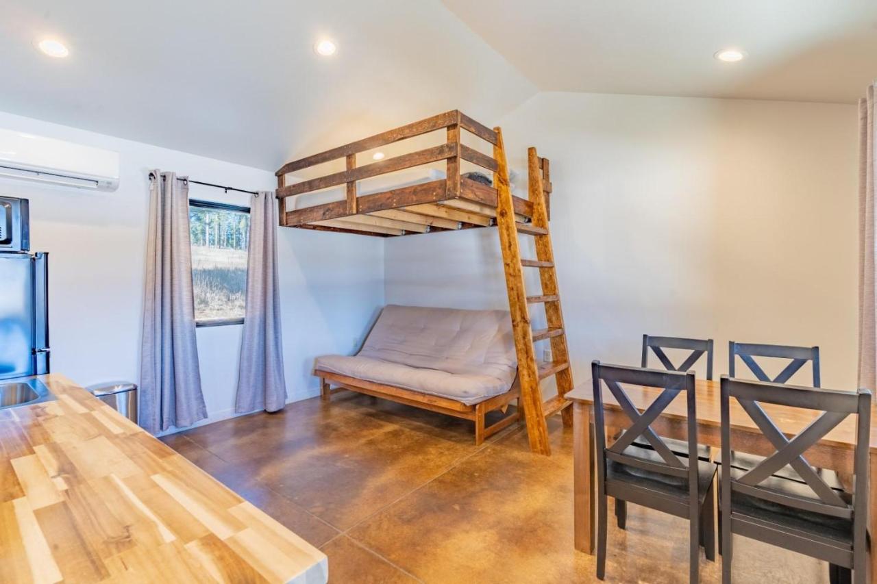 Gold Valley Camp Cabin 1 - Bed and Breakfast Custer