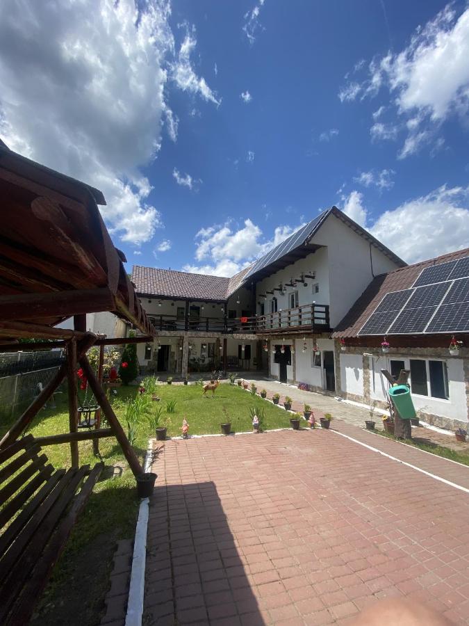 Casa Cipri si Alex - B&B Șimon