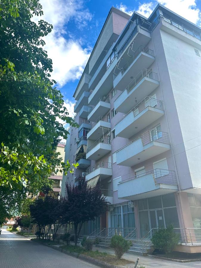 Luxury Lakeview Apartment in Pogradec - Ferienwohnung