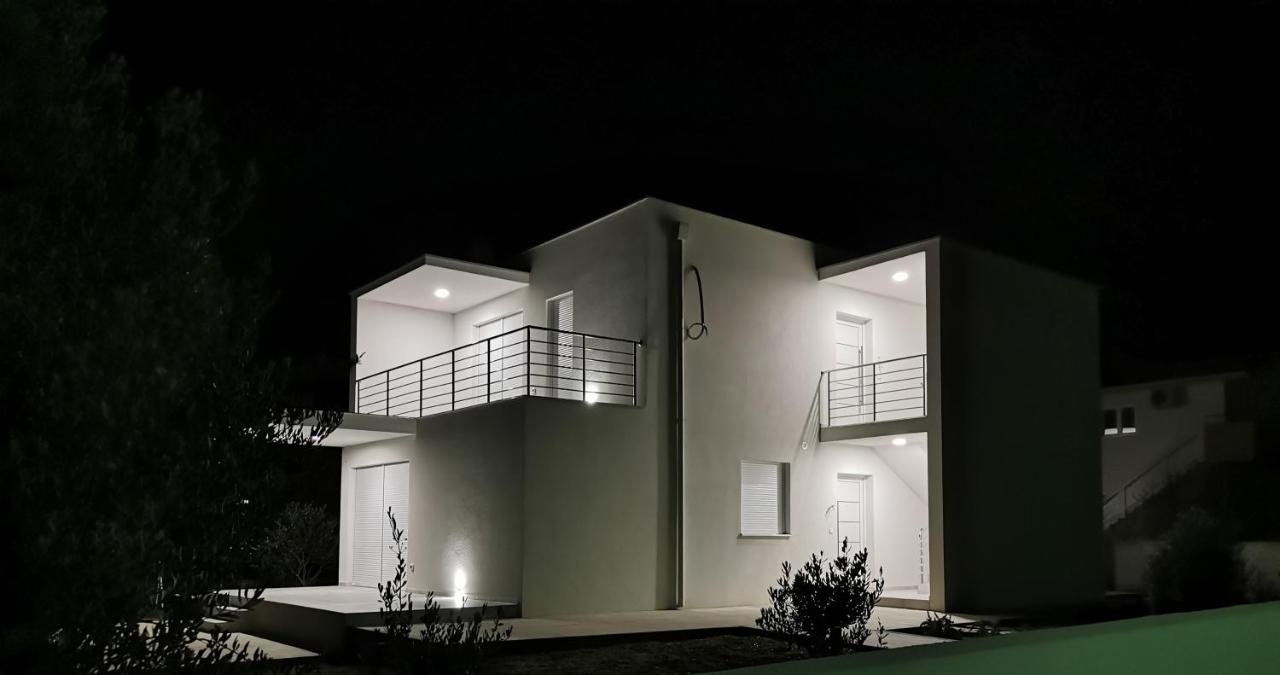 Aurora Apartments Vrsi-Mulo - B&B