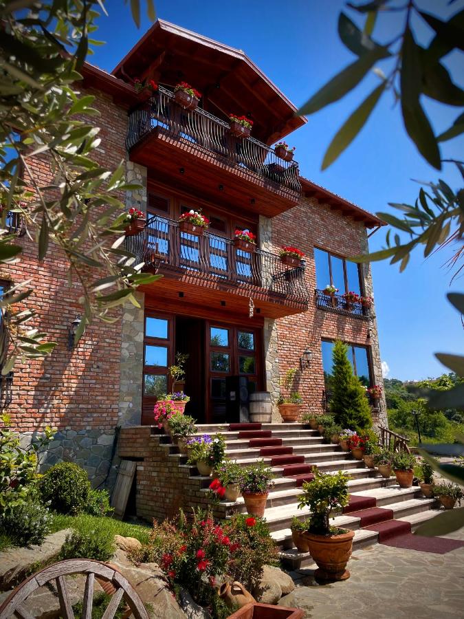 Bujtina Ajazi - B&B