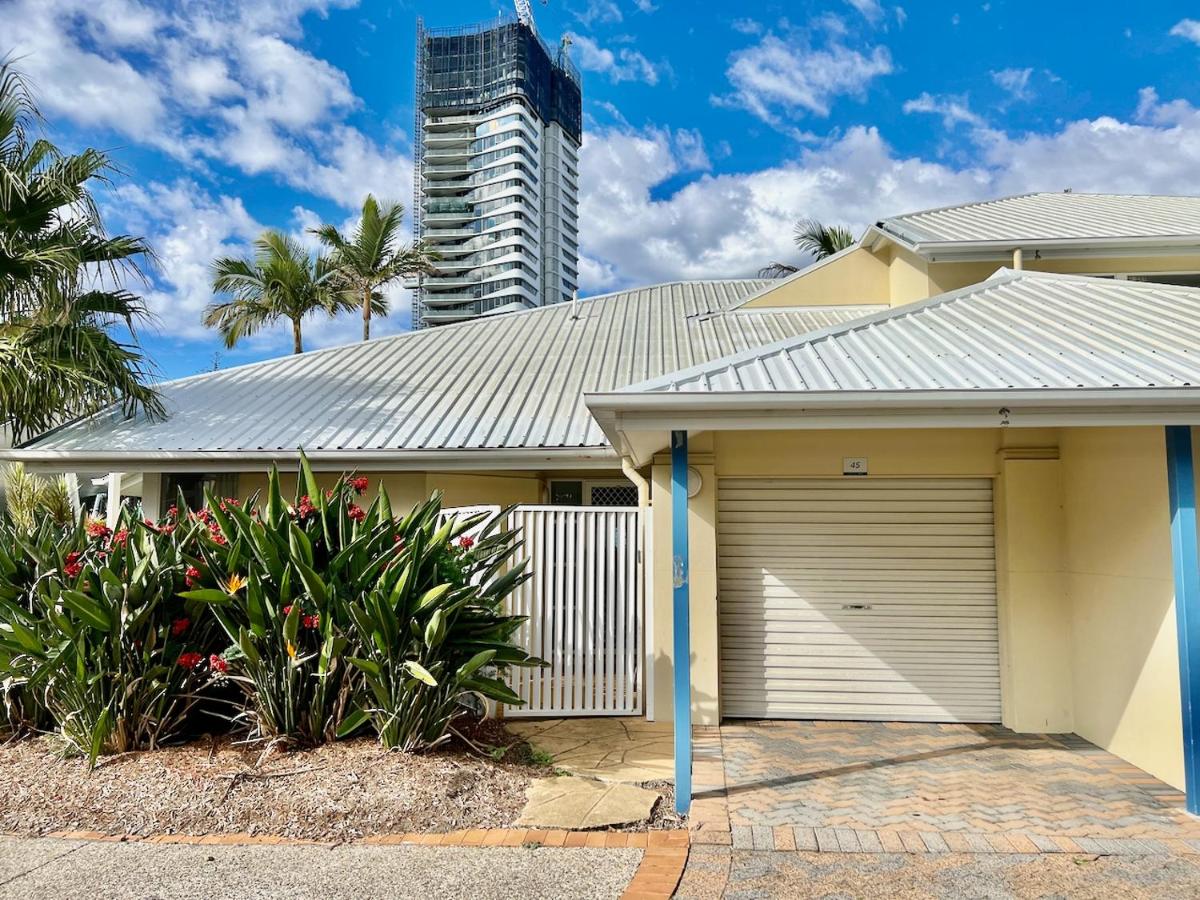 Poolside Villa, Direct Access #45 - Bed and Breakfast Gold Coast