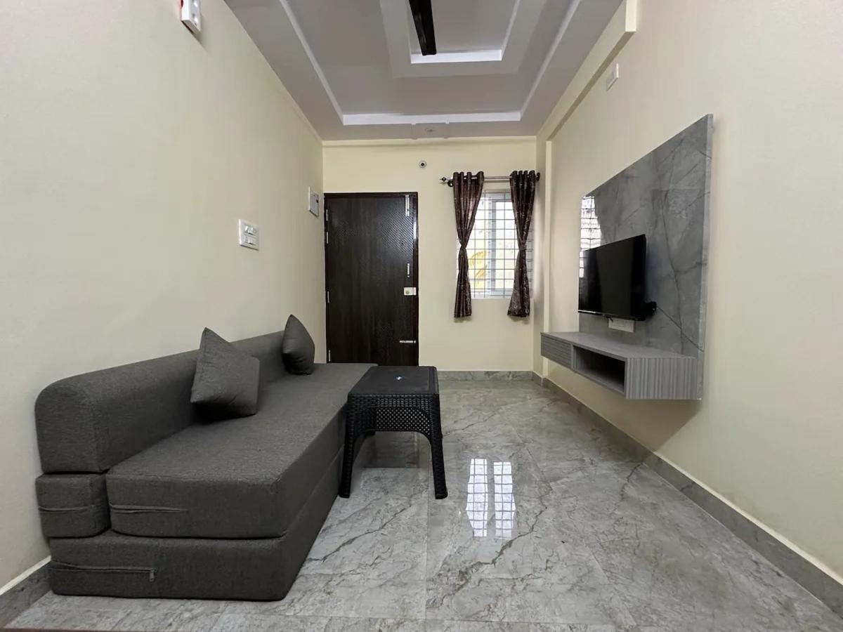 Cozy Room 1Bhk with Lift 502 - Bed and Breakfast Bengaluru