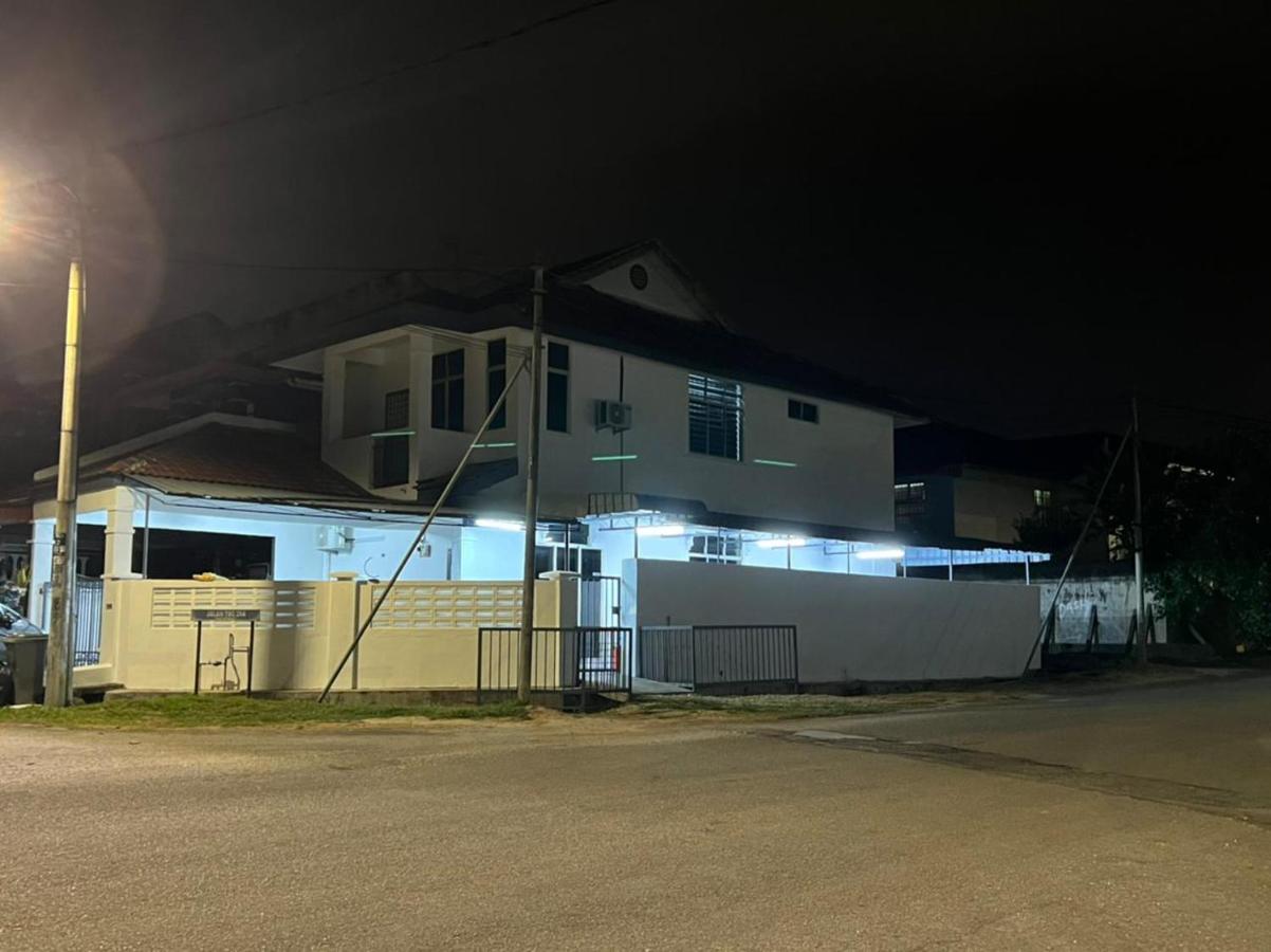 Homestay Ghumah Che,gu - B&B