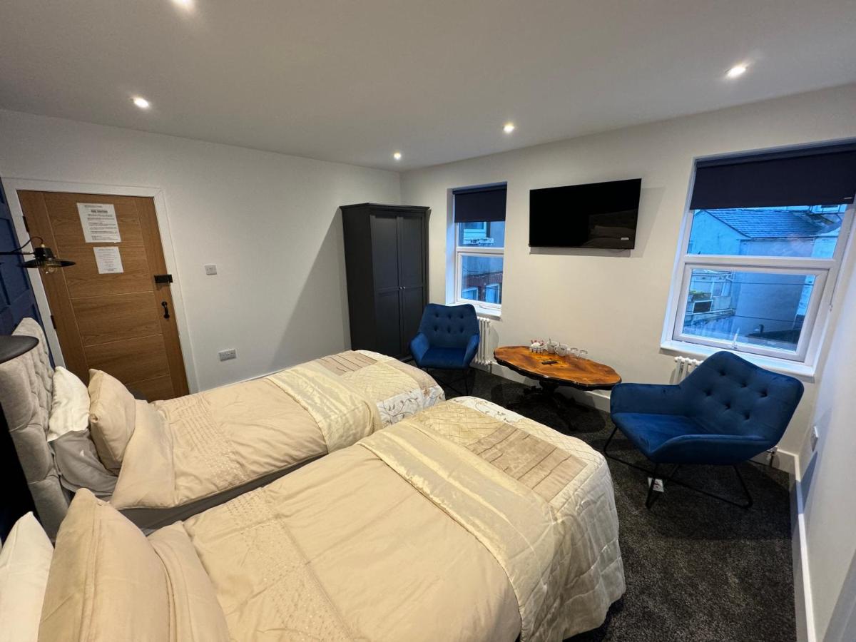 Chambre Double ou Lits Jumeaux avec Salle de Bains Privative