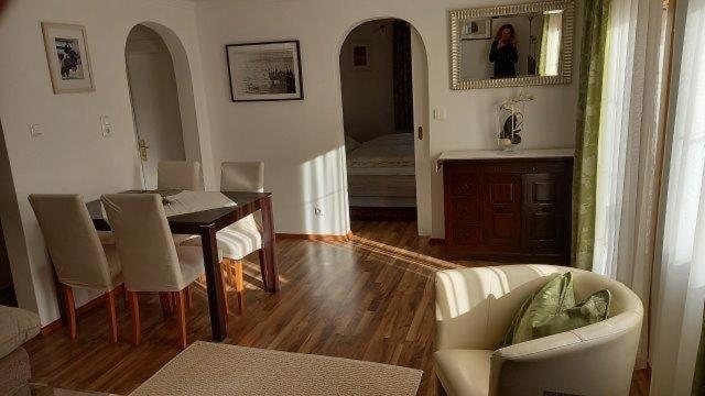 One-Bedroom Apartment with Lake View