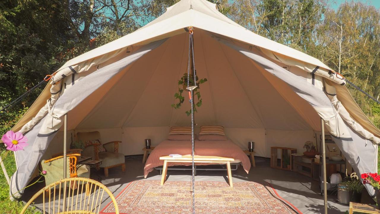 Bell Tent Deluxe met Hot-tub - B&B Nederweert-Eind