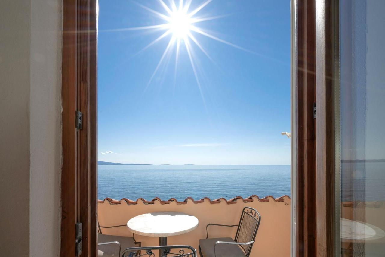 One Bedroom Apartment with Sea View